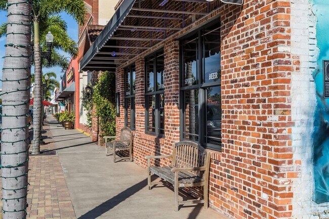 Building Photo - 26333 Nadir Rd