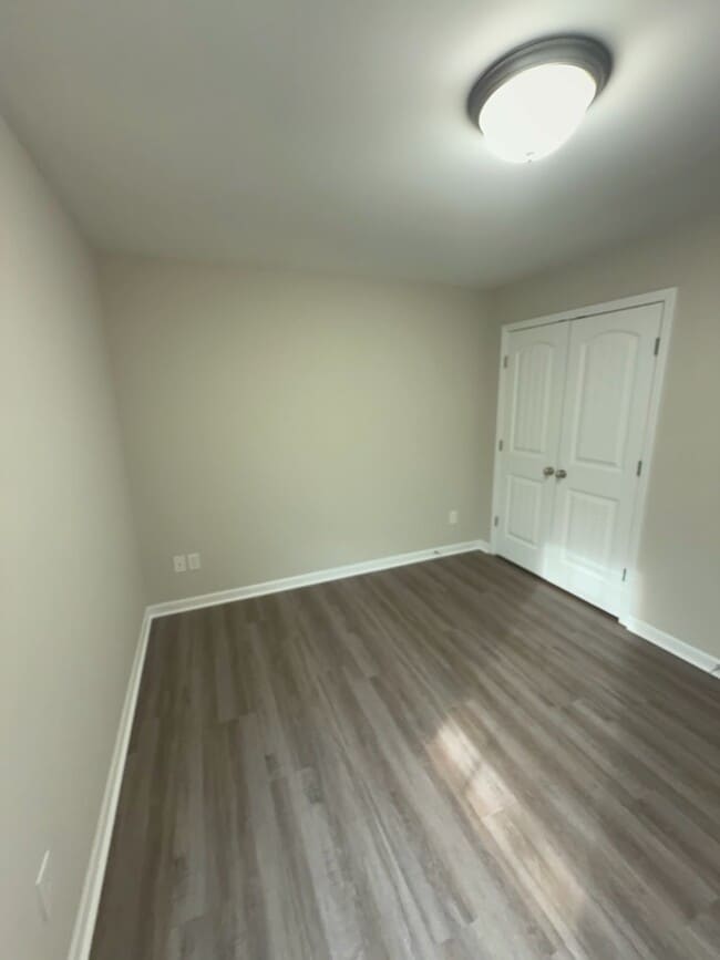 Building Photo - 650 Pippin Dr