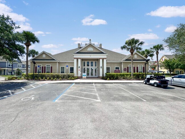 Building Photo - 4562 Yellowgold Rd E