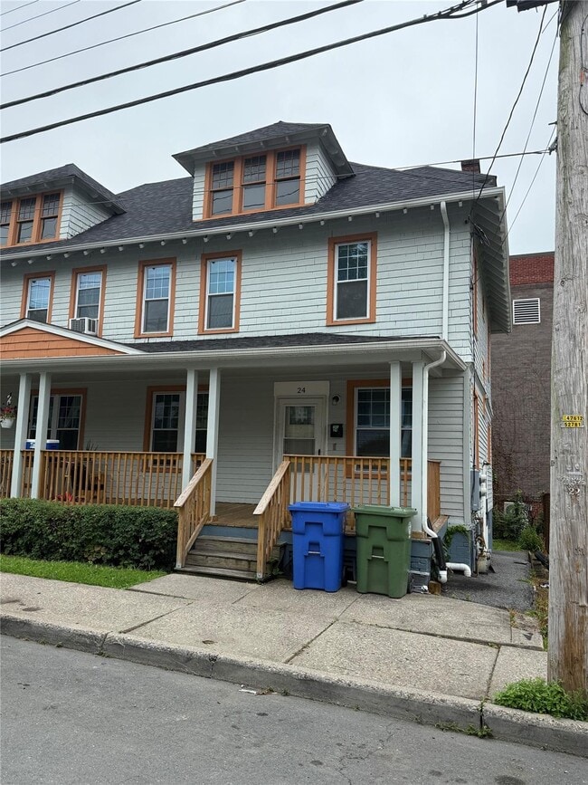 Primary Photo - 26 Linden Ave