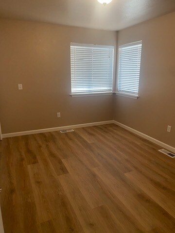 Building Photo - 712 Oakmont Rd