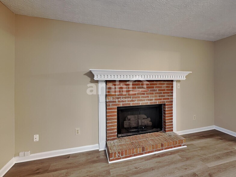 Building Photo - 4929 Harrington Pl