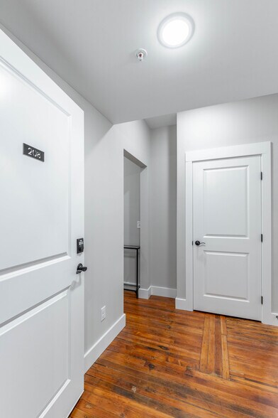 Building Photo - 1108 McCallie Ave