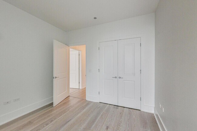 Building Photo - 363 E Wacker Dr