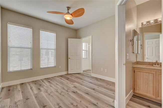 Building Photo - 10550 W Alexander Rd