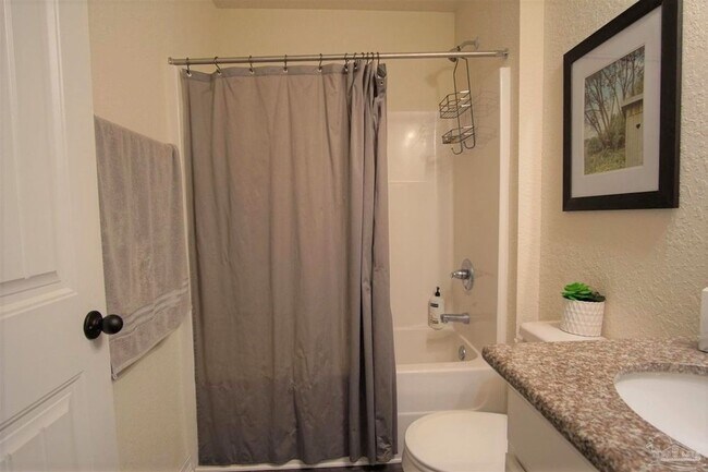 Building Photo - Popular Floor Plan, Almost New Home in Woo...