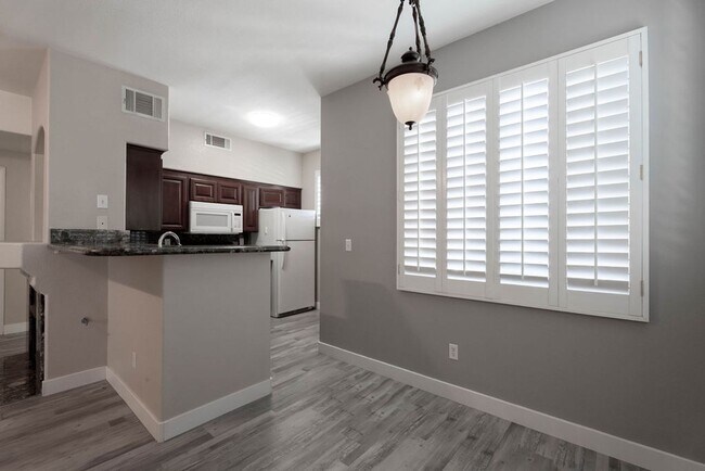 Building Photo - 9050 W Warm Springs Rd