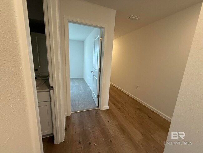 Building Photo - 16223 Eden St