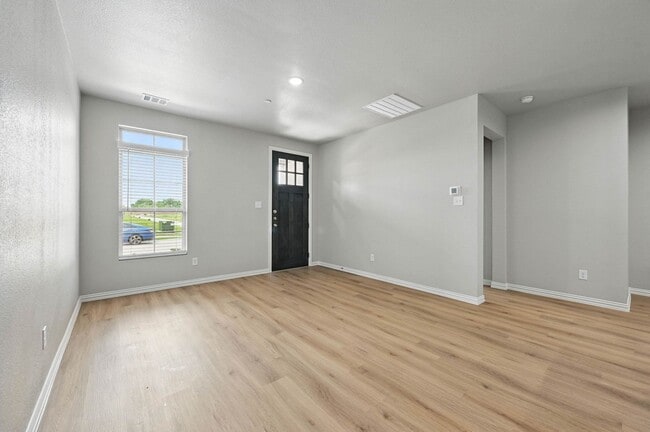 Building Photo - 2076 Layla Dr