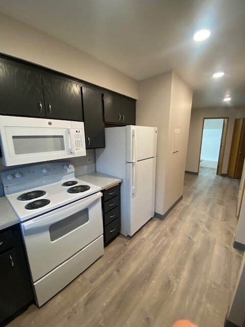 Kitchen - Maple View Apartments