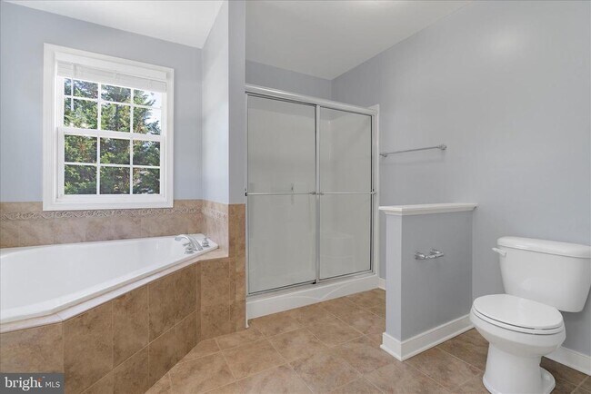 Building Photo - 132A Pineview Ave