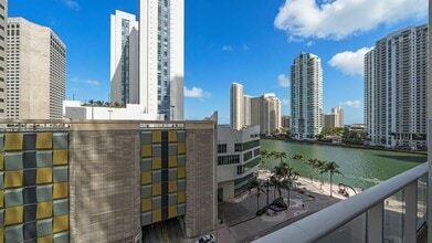 Building Photo - 300 S Biscayne Blvd