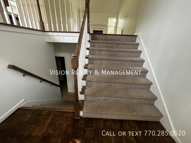 Building Photo - 64 Wooddale Ln