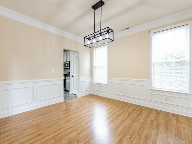 Building Photo - 10836 Clark Street