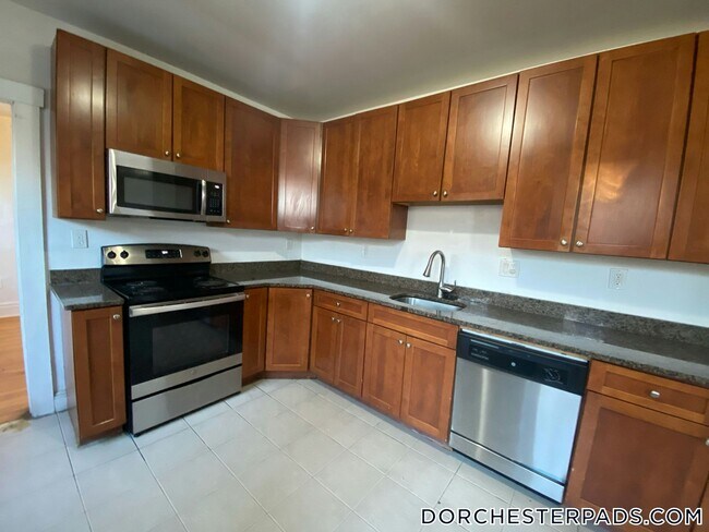 Building Photo - 26 Schuyler St