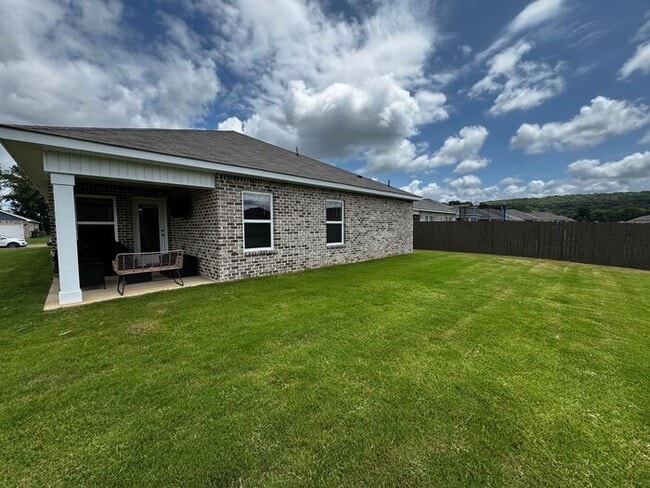 Building Photo - Beautiful 5 bedroom home available for rent