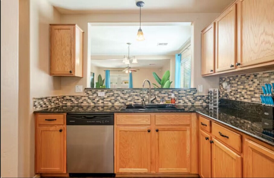 Building Photo - 42618 W Maricopa-Casa Grande Hwy