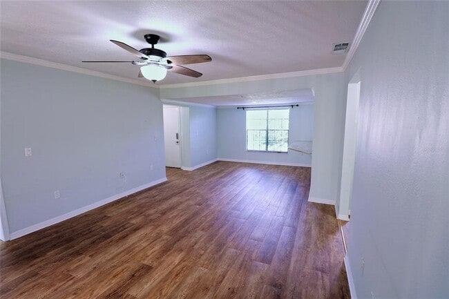 Building Photo - 2450 Heron Terrace