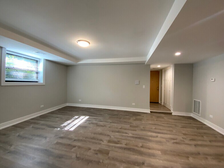 Building Photo - 1143 Maple Ave