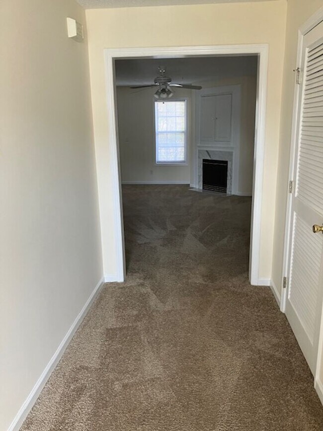 Building Photo - 719-G