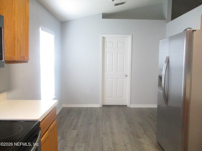 Building Photo - 738 N 5th St