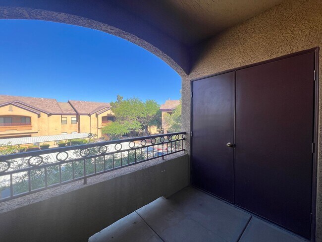 Building Photo - 2nd floor Condo in Gate Community Near Sky...