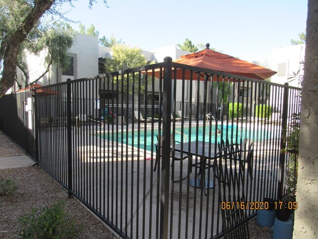 Building Photo - 8020 E Thomas Rd