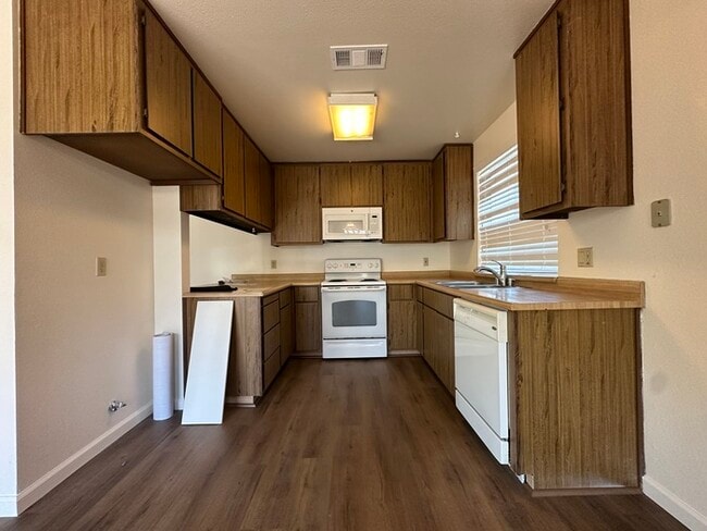 Building Photo - 8613 Tiogawoods Dr