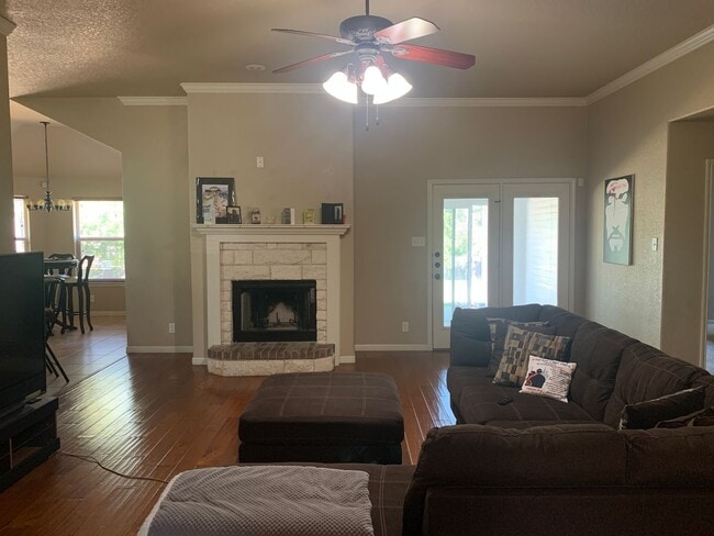 Building Photo - Fantastic Four Bedroom