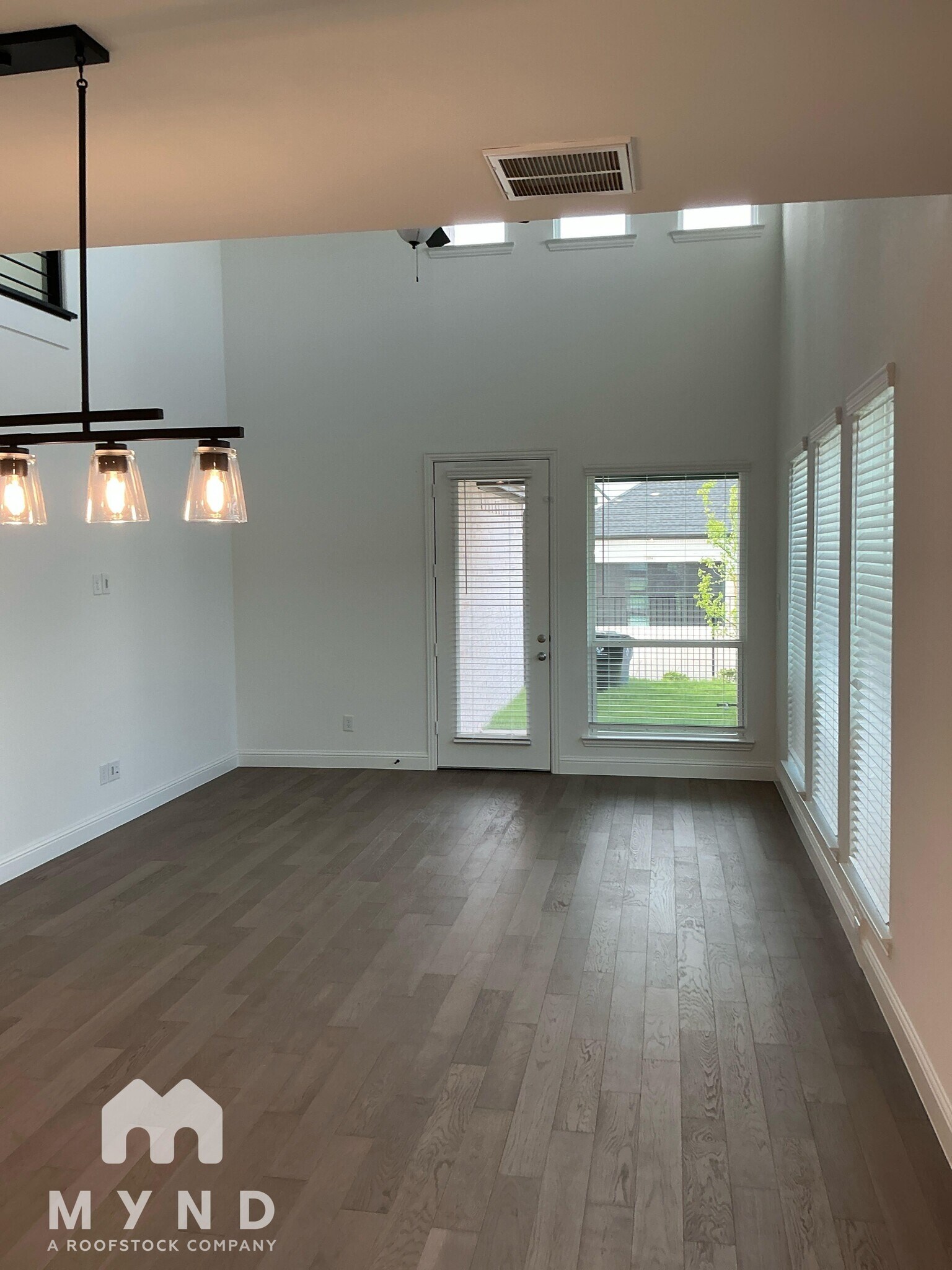 Building Photo - 15518 Kestrel Mews