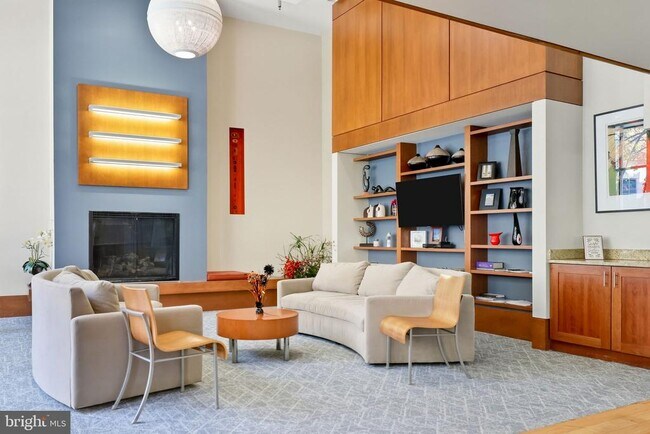 Building Photo - 2200 N Westmoreland St