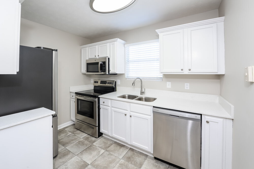 Building Photo - 4250 Viewpoint Ln