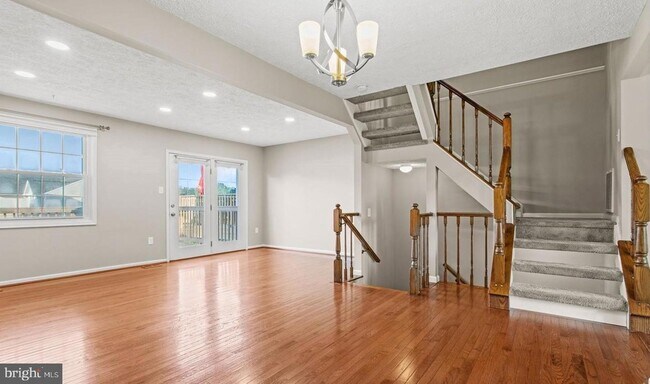 Building Photo - 6359 New Haven Ct