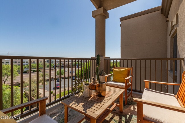 Building Photo - 5450 E Deer Valley Dr