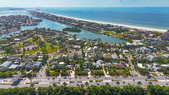 Building Photo - 3310 E Maritana Dr