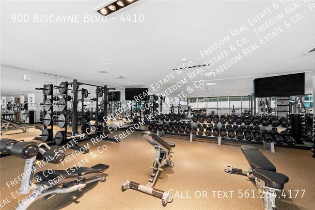 Building Photo - 900 Biscayne Blvd