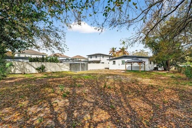 Building Photo - 1012 W Adalee St