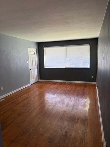 Living Room - 1728 Roosevelt St