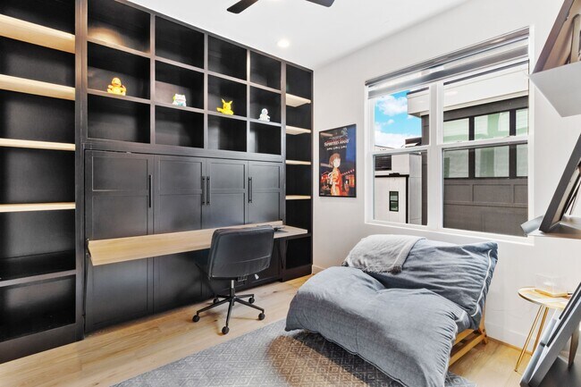 Building Photo - 1504 Ennis St