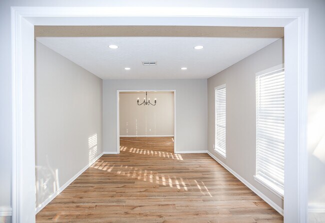 Building Photo - 18102 Mahogany Forest Dr