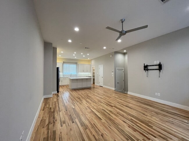 Building Photo - Modern living in trending East Dallas at METRO AT LIVE OAK!