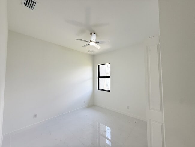 Building Photo - 4226 NW 32nd St