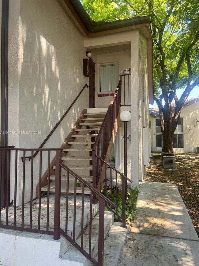 Building Photo - 13922 SW 91st Terrace