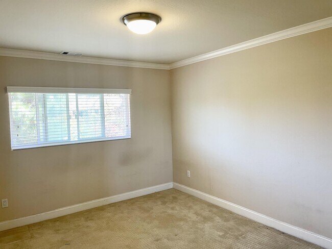 Building Photo - 205 Camille Way