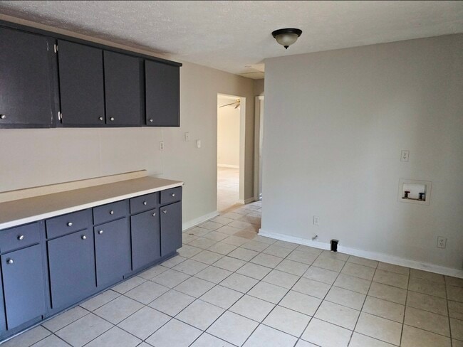 Building Photo - 422 Meriwether St