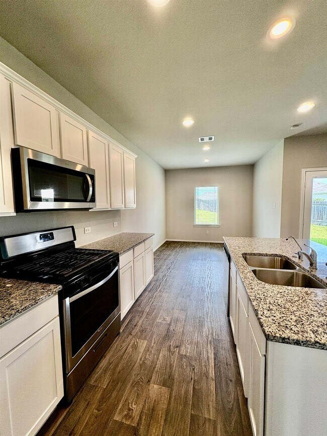 Building Photo - 12013 New River Ct