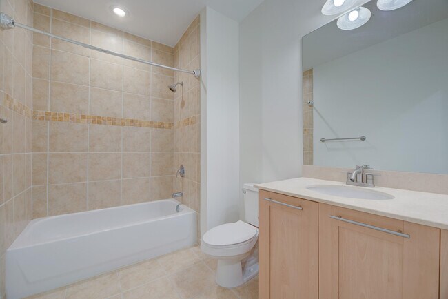 Building Photo - 511 SE 5 Ave