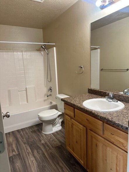 Building Photo - 488 S 2550 W