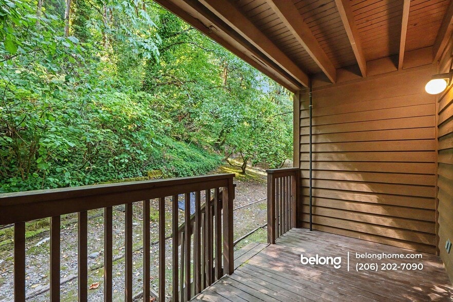 Building Photo - 515 Newport Way NW