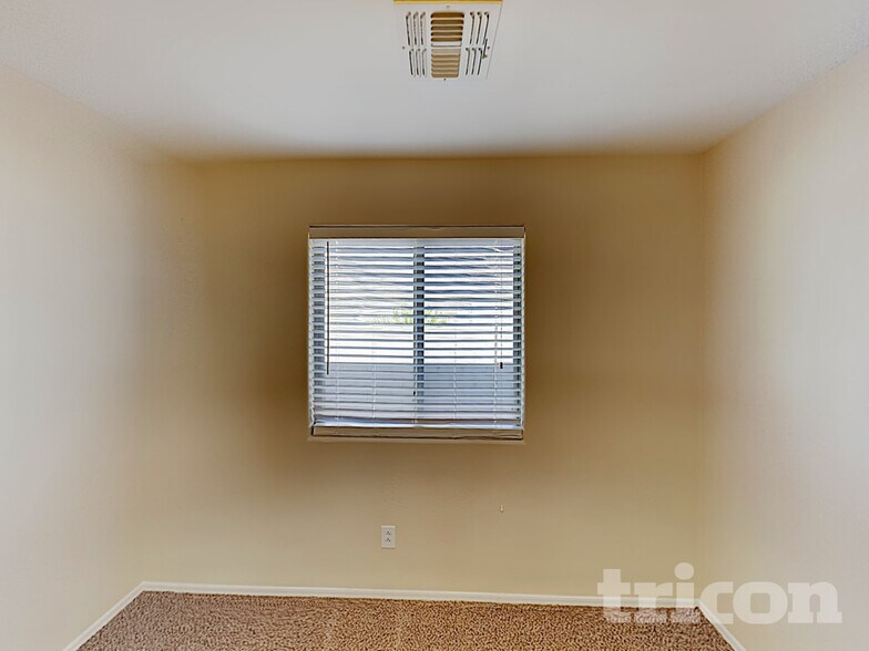 Building Photo - 30568 N Zircon Dr